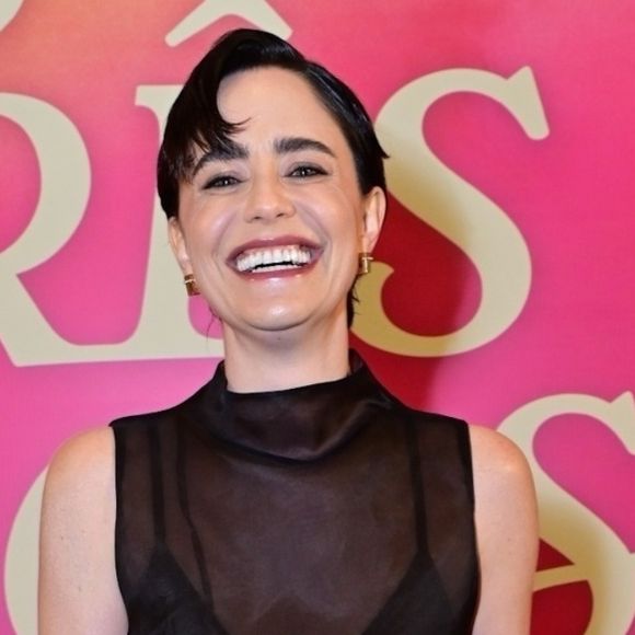 Hoje em 'Três Graças', Fernanda Vasconcellos secou o corpo e diminuiu 4 números na balança com dieta de ovos, linhaça e suco verde