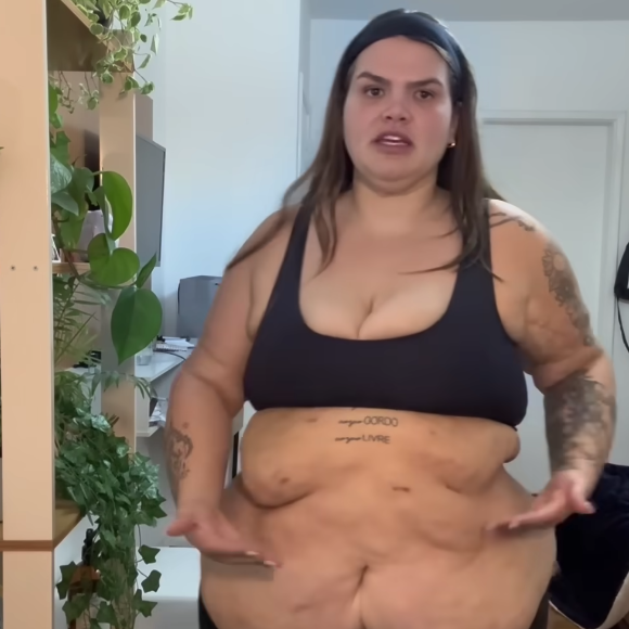 Resultado da transformação de Thais Carla deixou o público chocado e rendeu elogios para a influenciadora