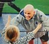 Ida Solbakken viralizou após um momento com seu pai, Ståle Solbakken, treinador da seleção da Noruega