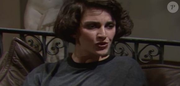 A secretária Consuelo tinha um caso com Olavo, amigo de César