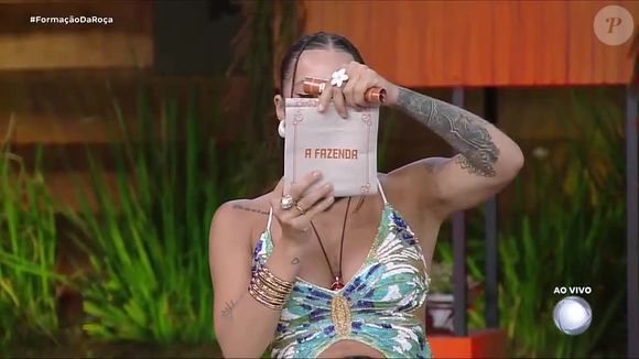 A Fazenda 17: Martina Sanzi foi retirada do confinamento horas após uma festa dominada por uma confusão generalizada