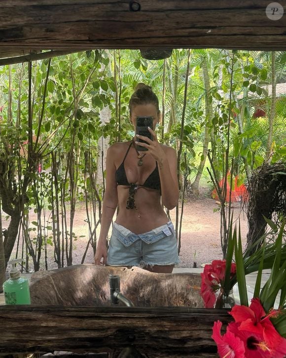 Apesar das críticas, Yasmin Brunet não se intimidou e continuou publicando suas fotos e biquíni