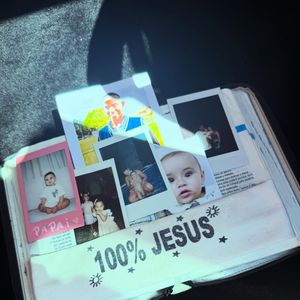 Diante das polêmicas, Neymar fez uma publicação no Instagram com uma colagem com fotos de seus filhos e a frase "100% Jesus"