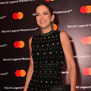 Vestido de Ticiane Pinheiro conta com aplicações metálicas