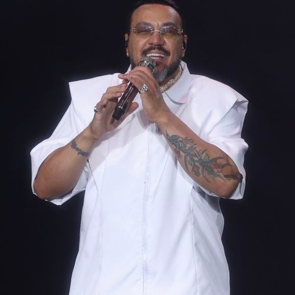 Belo não teria honrado os pagamentos e, agora, o advogado pede R$ 224 mil na Justiça