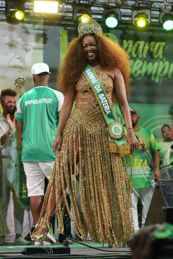 Iza já foi rainha de bateria da escola por 3 anos, de 2020 a 2022