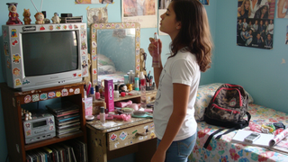 Minha irmã só usava o perfume Capricho nos anos 2000; hoje ela descobriu um 'gêmeo' no Boticário com 6 notas idênticas que entregam um aroma elegante e nostálgico