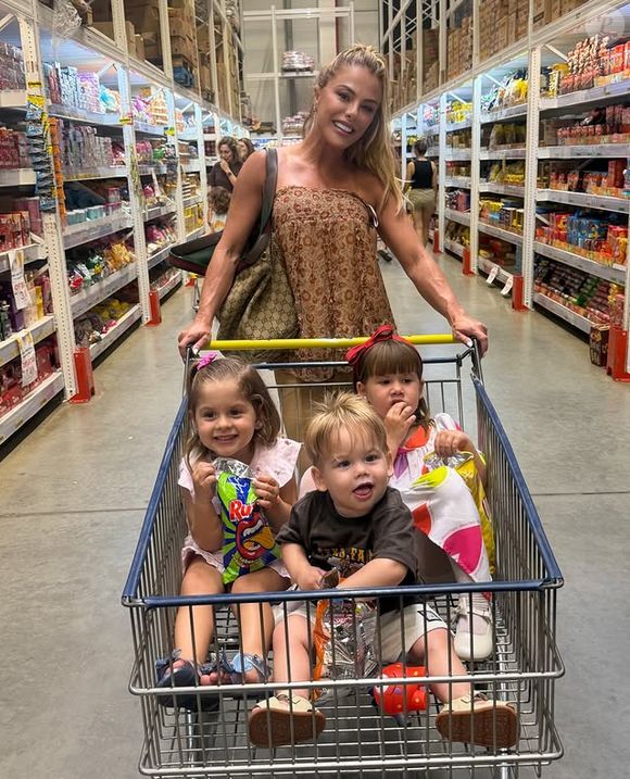 Poliana é avó de Maria Alice, Maria Flor e José Leonardo, filhos de Zé Felipe e Virgínia