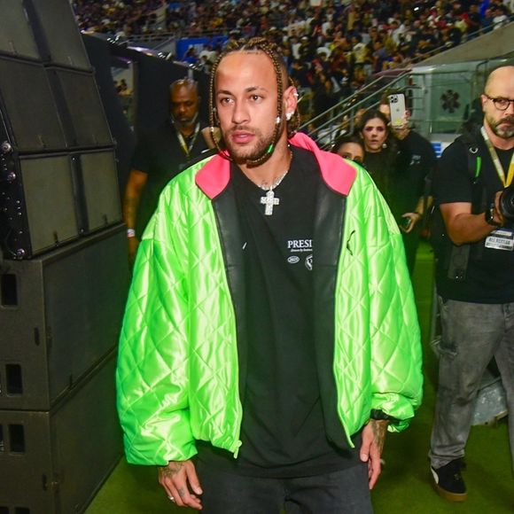 Neymar: nova polêmica judicial foi revelada pela colunista Manoela Alcântara, do portal Metrópoles