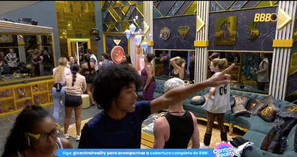 Alberto Cowboy foi socorrido às pressas e levado ao confessionário, onde foi atendido