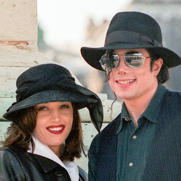 Ex-mulher de Michael Jackson, Lisa Marie Presley revelou detalhe inesperado sobre vida íntima do cantor em livro: 'Estava apavorada'
