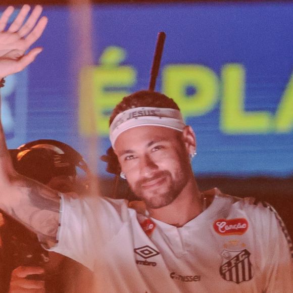Neymar deve ficar no Santos até junho de 2025, mas o tempo será suficiente para ele ser campeão