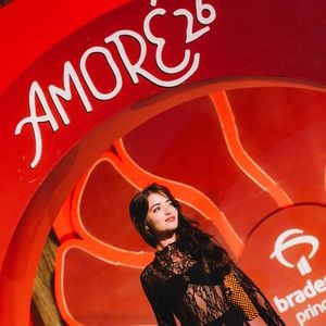 Ana Rita Cerqueira exibiu look com renda e transparência