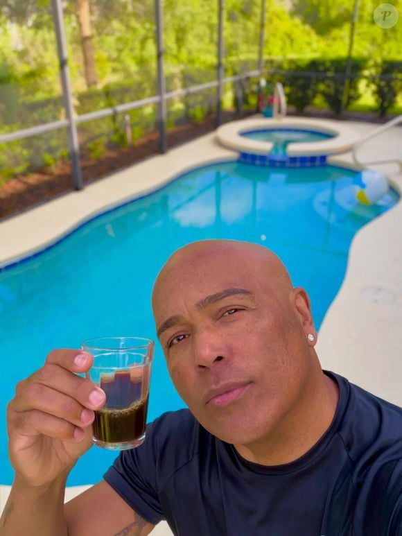 Comprada em novembro de 2025, a mansão de Rick Sollo e Geralda Carvalho fica em Orlando, na Flórida, em um condomínio de luxo. A propriedade era utilizada pelo casal durante as temporadas nos Estados Unidos