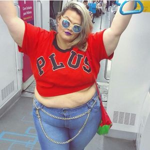 Sucesso de Thais Carla com Anitta ganhou ainda mais proporção com o clipe 'Paradinha', onde a influenciadora se destaca