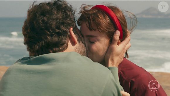 Humberto Carrão e Alice Wegmann protagonizam cena emocionante em que Solange revela ser mãe dos filhos de Afonso em 'Vale Tudo'