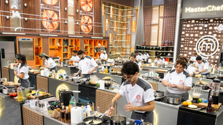Quem saiu do 'MasterChef Profissionais 2026'? Após prova em que rival perdeu 5 minutos e releitura do prato feito desagradou aos chefs, participante admite: 'Não soube jogar'