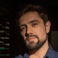 Empréstimo de R$ 180 mil para compra de carro e cartão de crédito com fatura 1.150% mais cara: ex de Rafael Cardoso vai à Justiça, cobra mais de R$ 341 mil e pede bloqueio de bens em processo