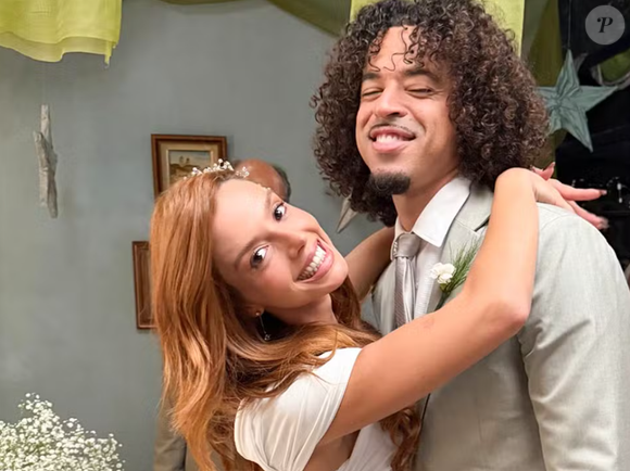 Kami leva escorregão antes de dizer sim para Ryan em casamento na novel Dona de Mim