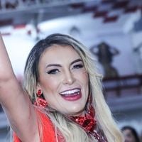'Botox até no...': musa do Carnaval 2026, Andressa Urach revela aplicação em parte íntima para reduzir transpiração em desfile