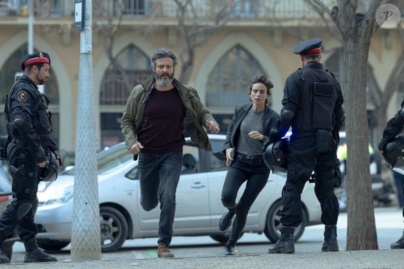 'Cidade das Sombras' tem apenas 6 episódios, é um thriller policial marcante e vai se tornar seu novo vício