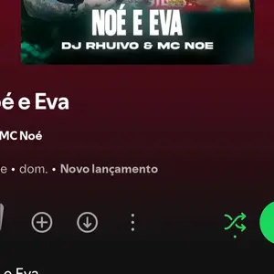 O suposto namorado da mãe de Eliana revelou que compôs uma música para a amada e chegou a cantar um trecho em ritmo de rap. "Que namorado que não faz uma música?", questionou Noé, de 24 anos, ao defender seus sentimentos por Eva Michaelichen