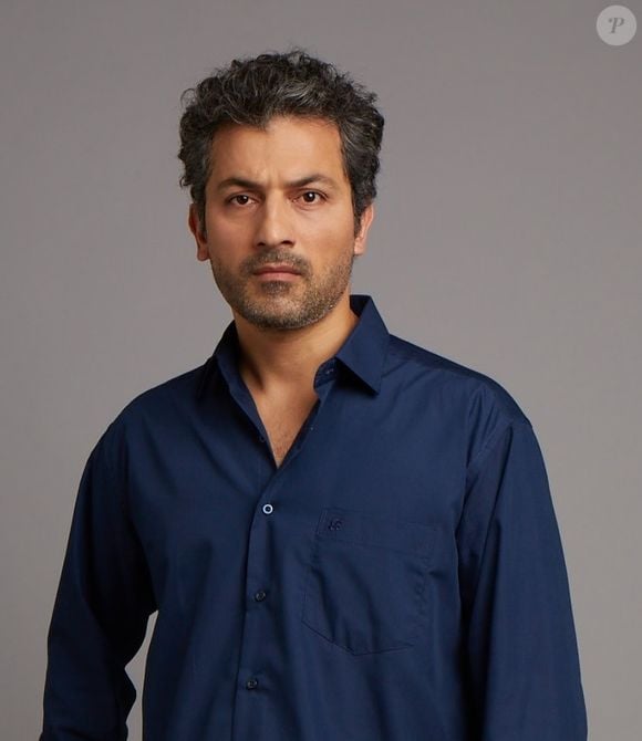 Os filhos de Bahar e Sarp se mostram felizes ao reencontrarem Arif, na novela 'Força de Mulher', no capítulo de 7 de maio de 2025, quarta-feira