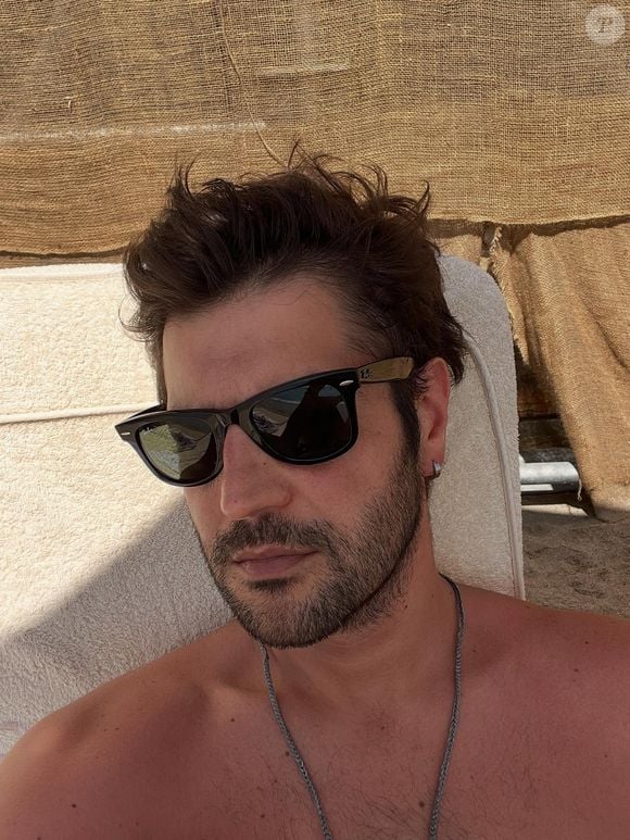 Provando que um galã sempre será um galã, Serhat Teoman continua esbanjando beleza em suas redes sociais aos 42 anos