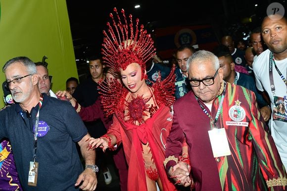 Virgínia Fonseca estreia oficialmente na madrugada desta quarta-feira (18) como rainha de bateria da Grande Rio