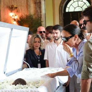 Ivete Sangalo participou do velório de Preta Gil no Theatro Municipal do Rio de Janeiro nesta sexta-feira (25)