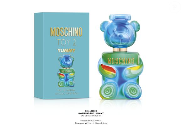Assinado pela perfumista Calice Becker, o Toy 2 Yummy segue uma direção olfativa mais fresca e floral. A composição começa com notas cítricas e evolui com nuances florais e especiadas. Na base, rosa, vetiver e almíscar completam a fragrância, proporcionando um acabamento descrito como mais suave