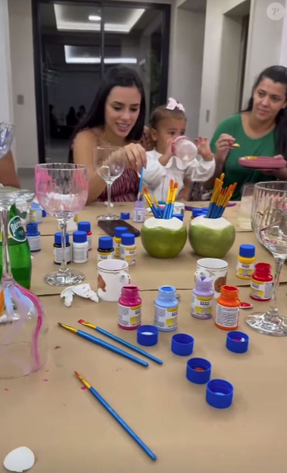 Bruna Biancardi passou o dia com Mavie, sua primeira filha com Neymar