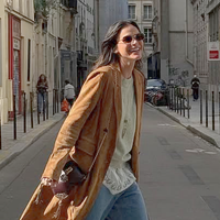 Essa sapatilha verde-hortelã de Bruna Marquezine é tão chique e confortável que deixa até o tênis Adidas Samba de escanteio