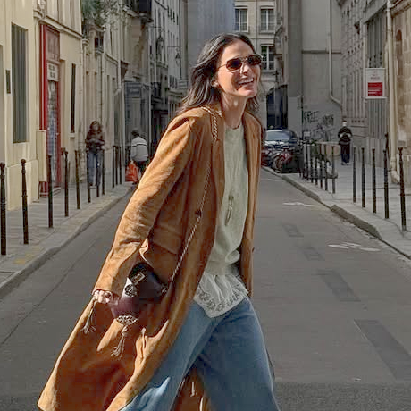 Essa sapatilha verde-hortelã de Bruna Marquezine é tão chique e confortável que deixa até o tênis Adidas Samba de escanteio