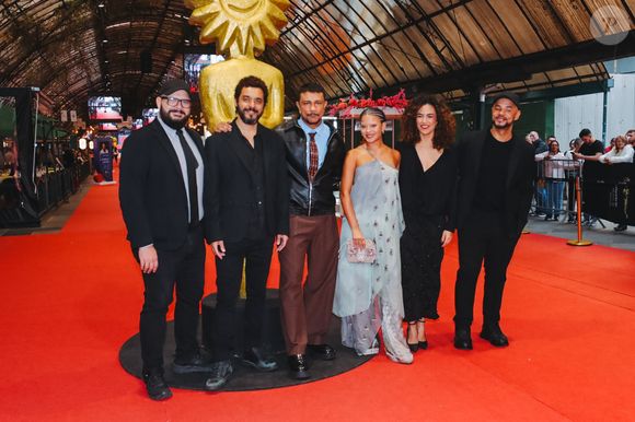 Bella Campos brilhou no Festival de Gramado com look da Fendi