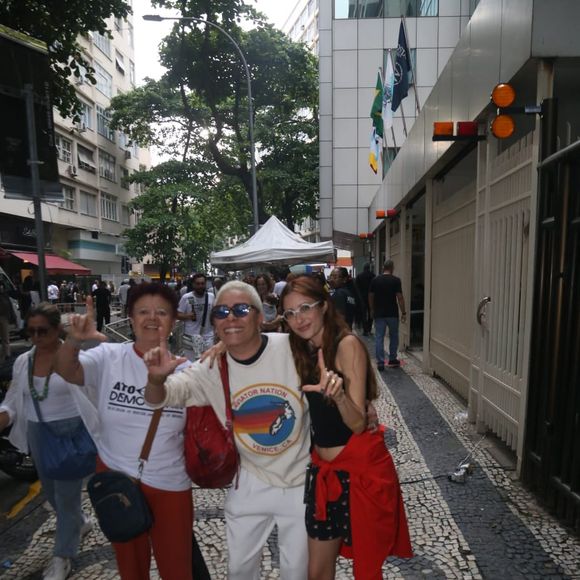 Maria Gadu no Ato Musical pela Democracia, em Copacabana