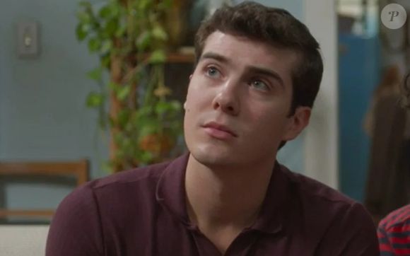 A cachorrinha Laika é solta na rua por Nelson, gerando confusão e preocupações entre Eduardo e Anita