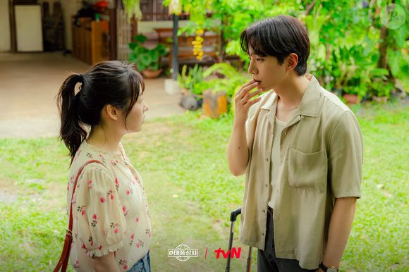 'Typhoon Family' tem 16 episódios e é um dos romances mais deliciosos da Netflix. Além do amor, o k-drama também fala sobre superação de adversidades
