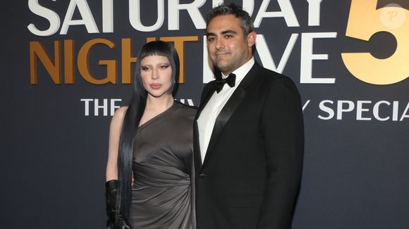 Lady Gaga está noiva de Michael Polansky.