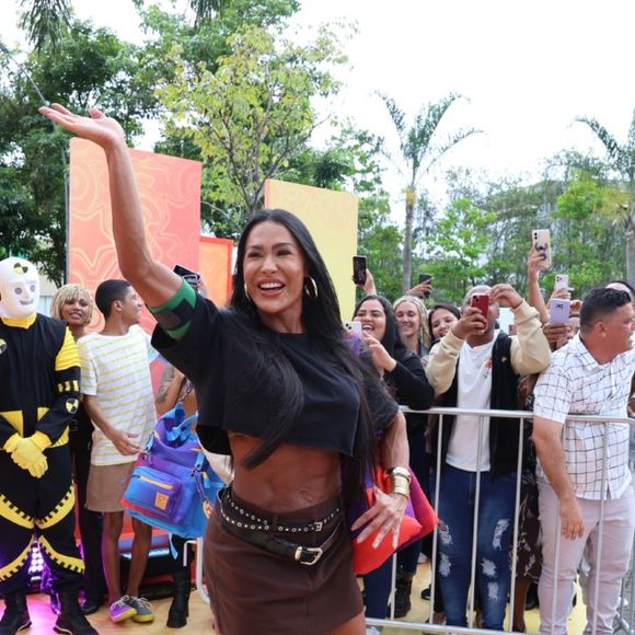 Gracyanne Barbosa reapareceu no dia seguinte e alegou que tinha gravações para a TV, mas prometeu que viria
