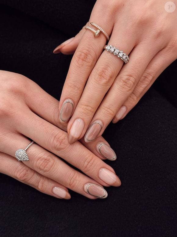 Em versões que vão do caramelo cremoso ao cacau intenso, essas unhas retornam com força graças à tendência das manicures gourmand