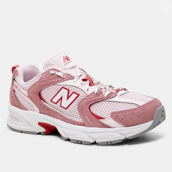 Minha mãe é daquelas pessoas que, quando encontra um tênis bonito e confortável, já começa a pensar em todos os looks que poderá montar com ele