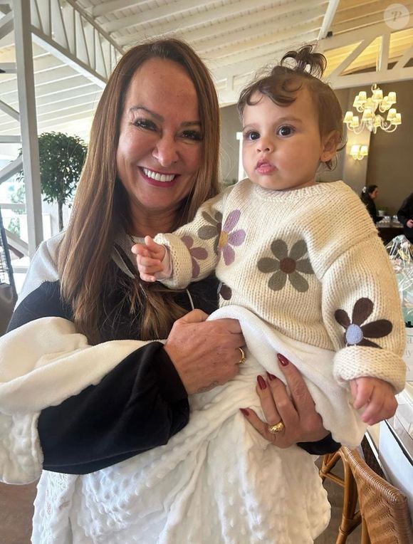 E assim está Nadine Gonçalves em sua foto mais recente. Muito muito, não acha?