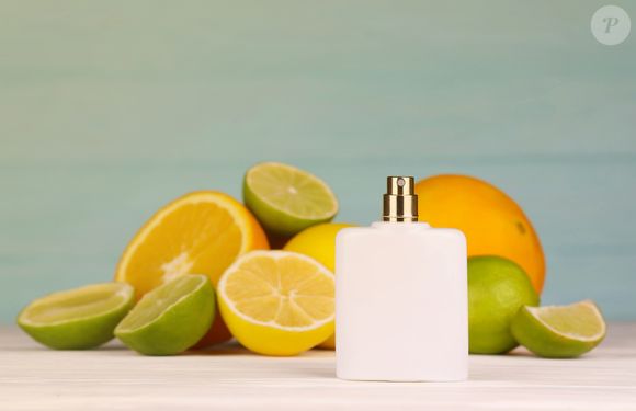 Se existe um ingrediente que nunca sai de moda na perfumaria é o limão. Refrescante, cítrico e cheio de energia, ele é capaz de transformar qualquer fragrância em um convite para os dias de sol.