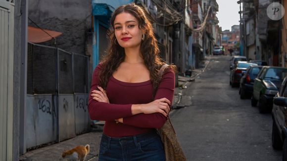 Gerluce (Sophie Charlotte) descobre falsificação de remédios