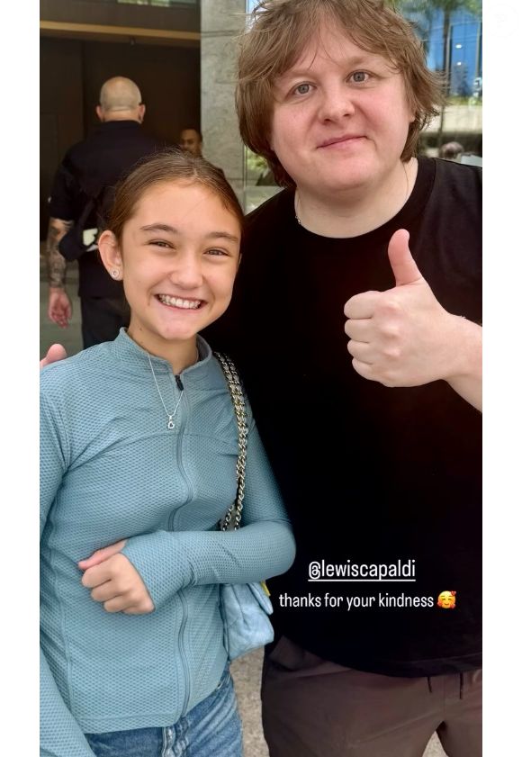 Filha de Jorginho e Catarina Harding, Ada fez foto com Lewis Capaldi após polêmica com Chappell Roan