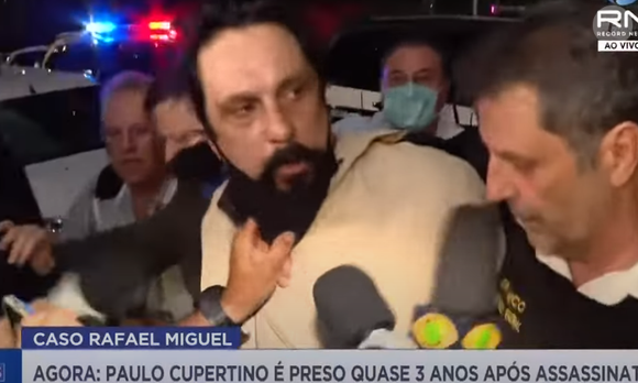 Paulo Cupertino foi preso em 2022, três anos após o crime, com um visual muito diferente de antes