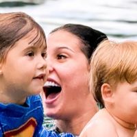 Boadrasta! Após polêmicas com Virgínia, Ana Castela cai na brincadeira em dia de piscina com filhos de Zé Felipe com a influenciadora. Fotos!