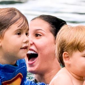 Ana Castela cai na brincadeira em dia de piscina com filhos de Zé Felipe com Virgínia Fonseca. Veja fotos!
