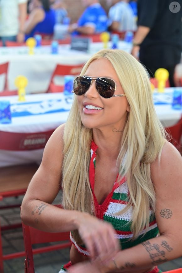 Virgínia Fonseca pela primeira vez foi à Cidade do Samba acompanhar a apuração das notas do Grupo Especial do Rio do Carnaval 2026